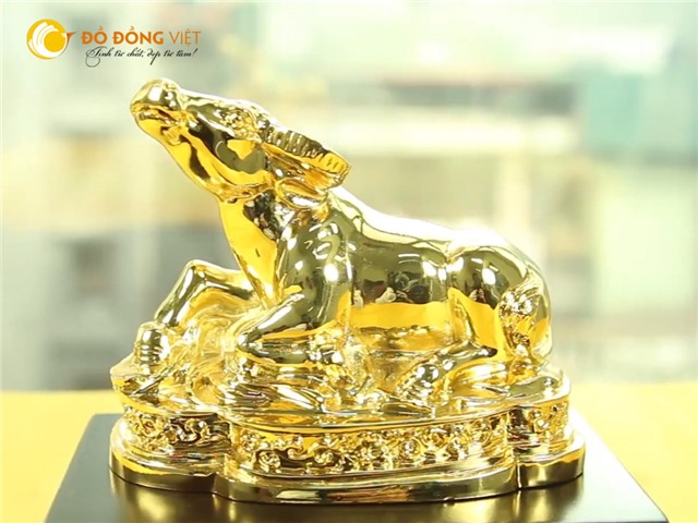 Tượng trâu mạ vàng 24k - Quà tết phong thủy chiêu tài lộc dành cho người tuổi Sửu