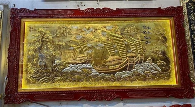 Ý nghĩa phong thủy của việc treo tranh đồng mỹ nghệ trong phòng thờ