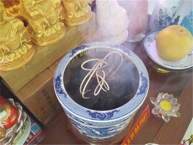 Bát hương hóa dương có phải là điềm dữ không?