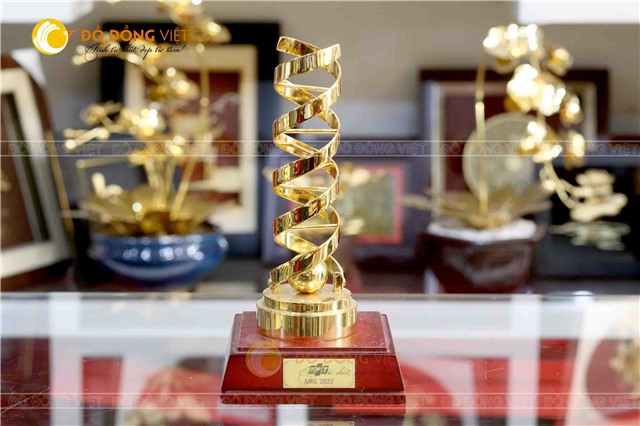 Đơn vị sản xuất cúp mạ vàng, cúp vinh danh tại Cần Thơ