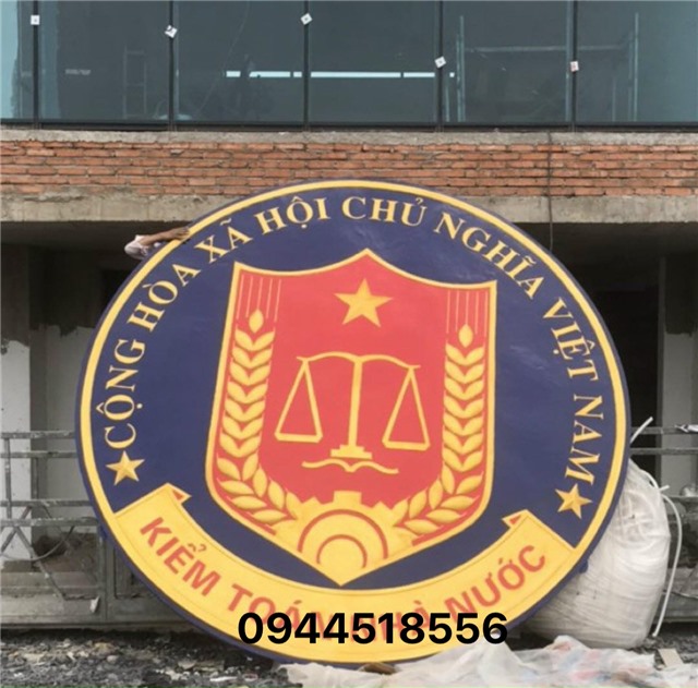 Thi công lắp đặt phù hiệu, logo bằng đồng cỡ lớn tại Đồ đồng Cần Thơ