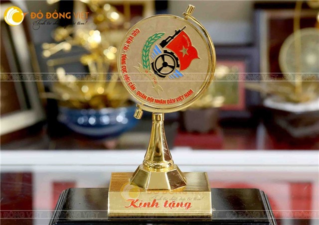 Địa Chỉ Chế Tác Cúp Mạ Vàng Tại Cần Thơ