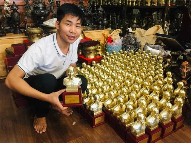 Tượng đồng Bác Hồ cỡ nhỏ làm quà tặng tại Cần Thơ
