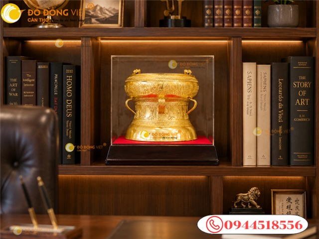 Quả trống đồng để bàn cao cấp dát vàng 24K – Quà tặng phong thủy sang trọng