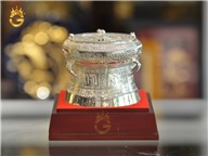 Trống đồng mạ bạc đẹp tinh xảo từng chi tiết