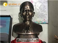 Đúc tượng chân dung cụ ông bằng đồng đỏ