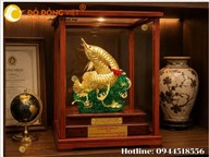 Tượng Cá Rồng Phong Thủy Mạ Vàng 24K – Biểu Tượng Tài Lộc Và Quyền Uy Đẳng Cấp
